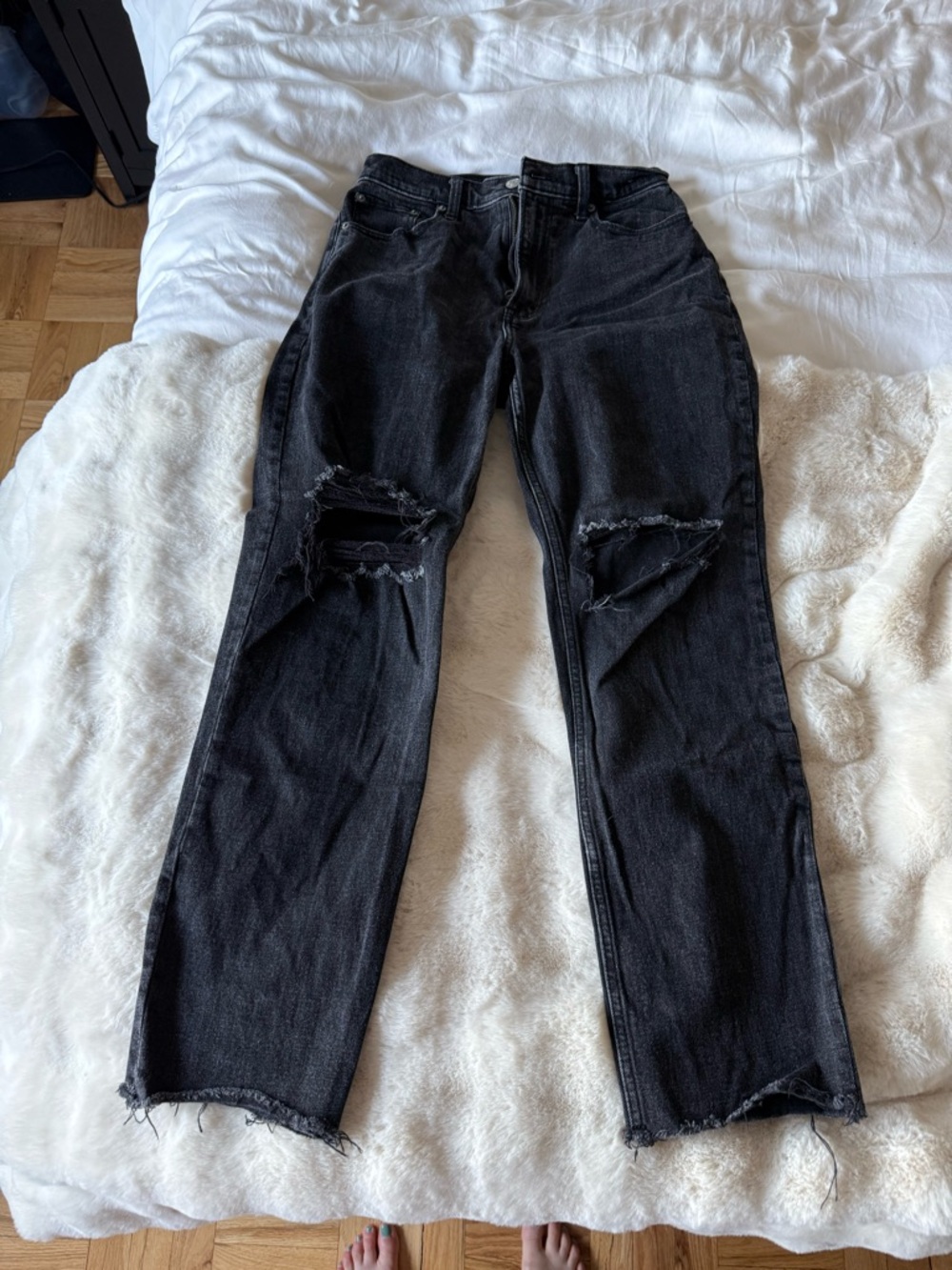 Abercrombie & Fitch Black Cropped Ankle Jeans